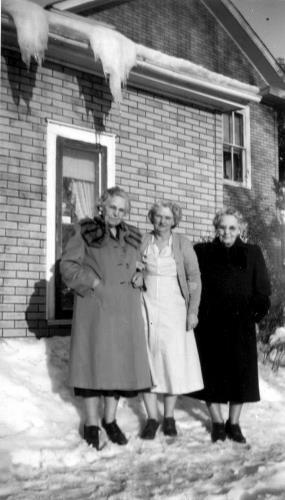 Lettie (Howard) Leach, Blanche (Sampson) Lawson and Ella Johnston - Minnewashta area