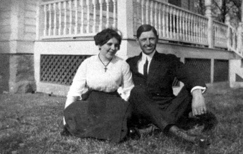 Emil and Elizabeth (Schroeder) Pauly - circa unknown