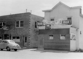 Joe's Tavern and Pine Grill on Mainstreet