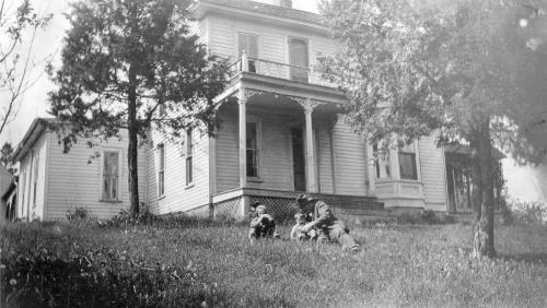 L.G. and Blanch (Sampson) Lawson homestead on Minnewashta Parkway.