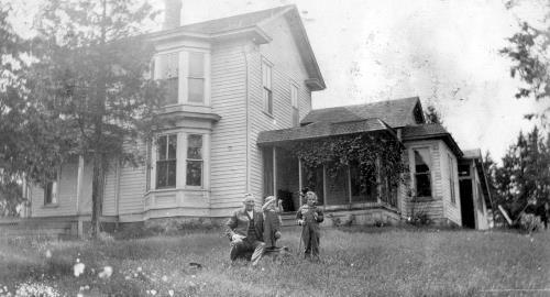 L.G. and Blanch (Sampson) Lawson homestead - circa unknown