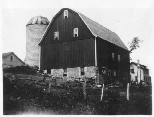 Paul and Appolonia "Franie" (Heibel) Vogel's farm - circa unknown