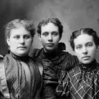 Mirium Bennett(married Wilson), Nettie(married Harrison) Bennett and Belvia Bennett
