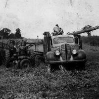 Threshing on William Bongard's  farm - 1947.